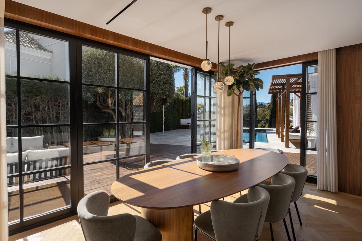 4 bedroom Villa for sale in Nueva Andalucia - € 4,250,000 (Ref: 9735394)