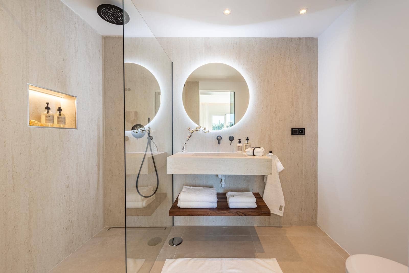 3 bedroom Apartment for sale in Benahavis with pool garage - € 625,000 (Ref: 9738399)