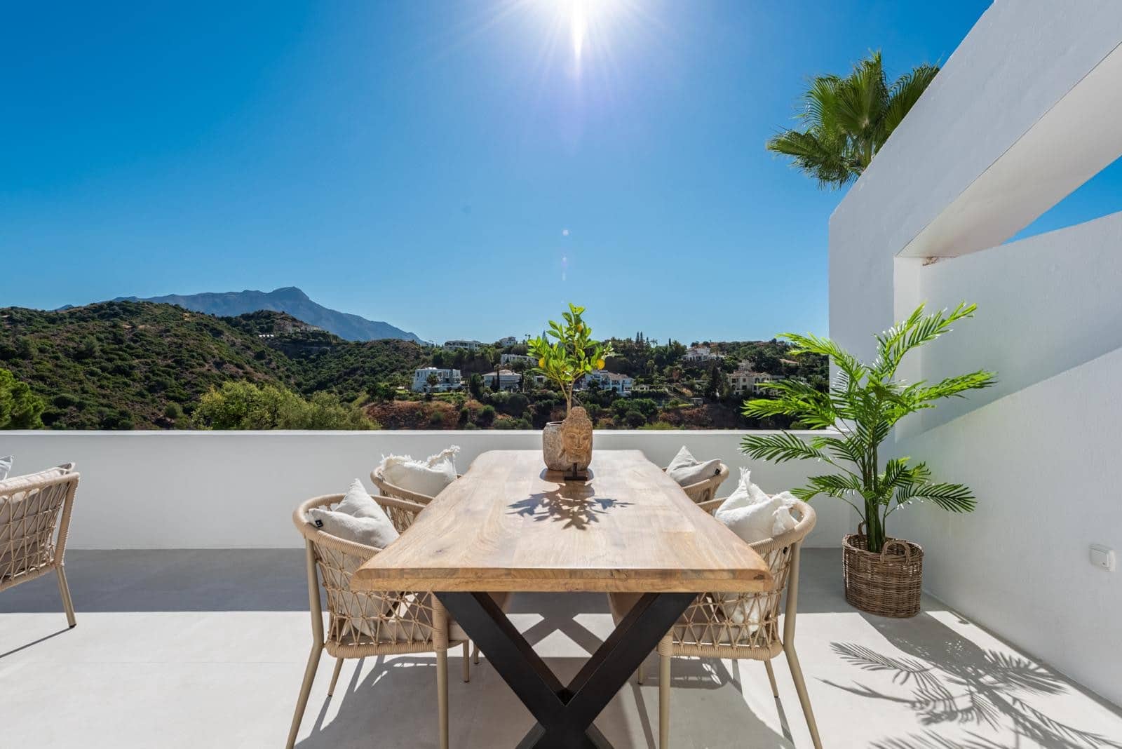 3 sypialnia Apartament na sprzedaż w Benahavis z basenem garażem - 620 000 € (Ref: 9738399)