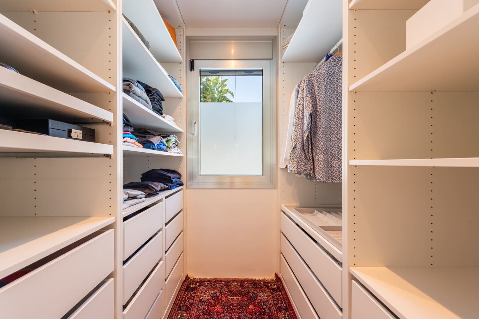 4 bedroom Villa for sale in San Pedro de Alcantara with pool garage - € 5,850,000 (Ref: 9738400)