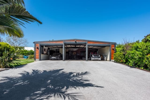 4 sypialnia Willa na sprzedaż w San Pedro de Alcantara, Marbella z basenem garażem - 5 850 000 € (Ref: 9738400)