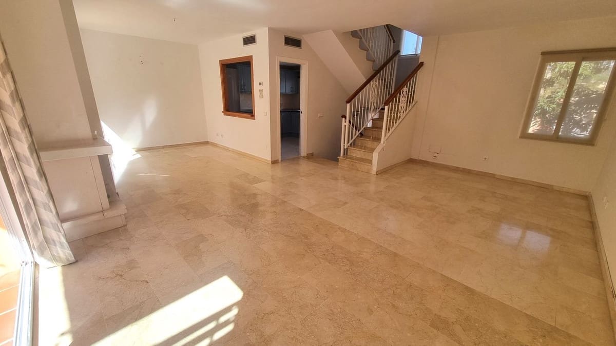 3 Zimmer Haus zu verkaufen in Nueva Andalucia mit Pool Garage - 620.000 € (Ref: 9738404)