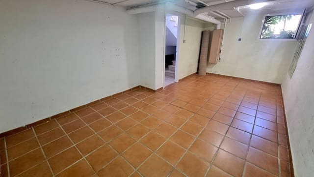 3 soverom Hus til salgs i Nueva Andalucia, Marbella med svømmebasseng garasje - € 620 000 (Ref: 9738404)