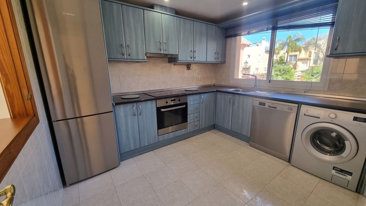 3 Zimmer Haus zu verkaufen in Nueva Andalucia mit Pool Garage - 620.000 € (Ref: 9738404)