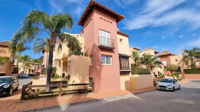 3 soverom Hus til salgs i Nueva Andalucia, Marbella med svømmebasseng garasje - € 620 000 (Ref: 9738404)