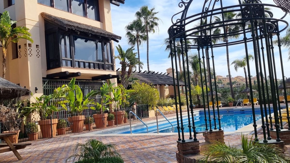 3 Zimmer Haus zu verkaufen in Nueva Andalucia mit Pool Garage - 620.000 € (Ref: 9738404)