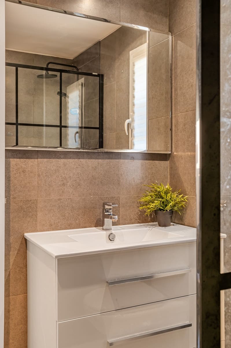 2 soverom Penthouse til salgs i Benahavis med svømmebasseng garasje - € 399 000 (Ref: 9747753)