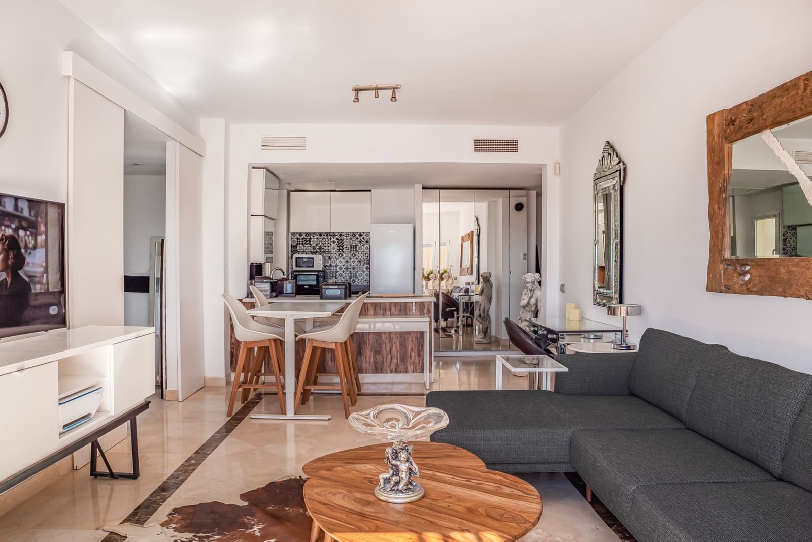 2 soverom Penthouse til salgs i Benahavis med svømmebasseng garasje - € 399 000 (Ref: 9747753)