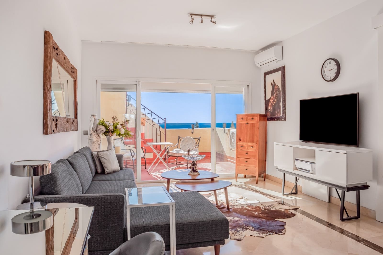 2 soverom Penthouse til salgs i Benahavis med svømmebasseng garasje - € 399 000 (Ref: 9747753)