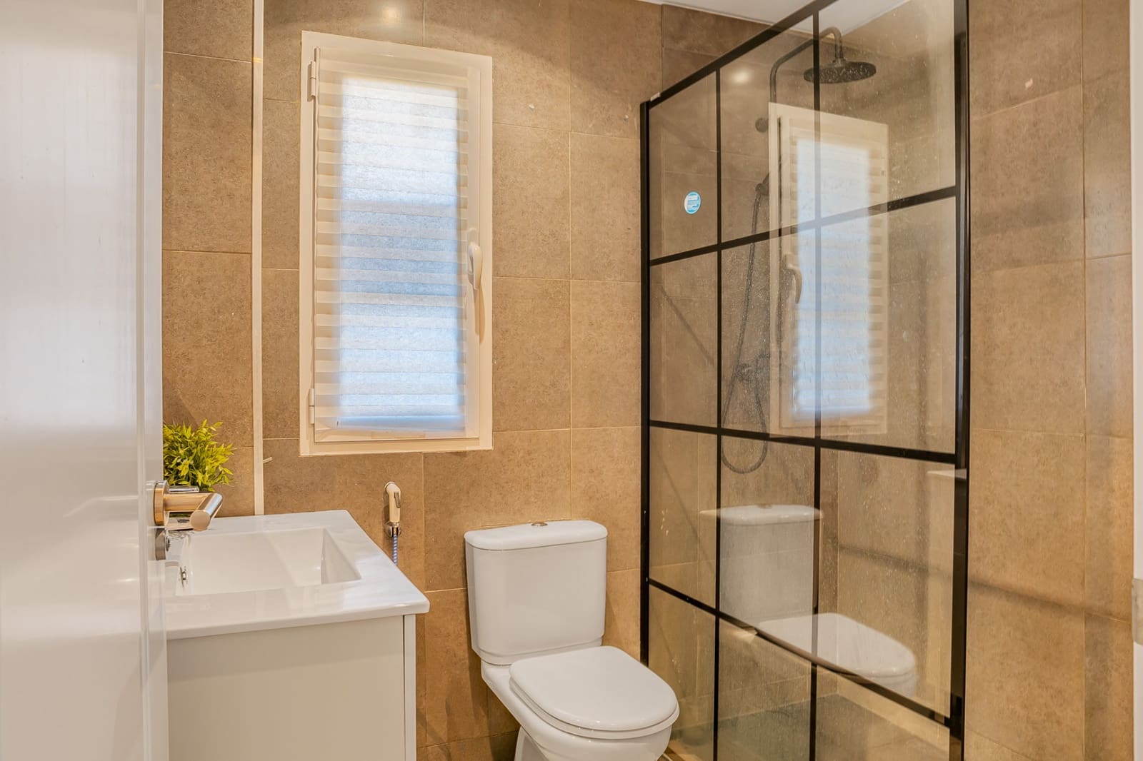 2 soverom Penthouse til salgs i Benahavis med svømmebasseng garasje - € 399 000 (Ref: 9747753)