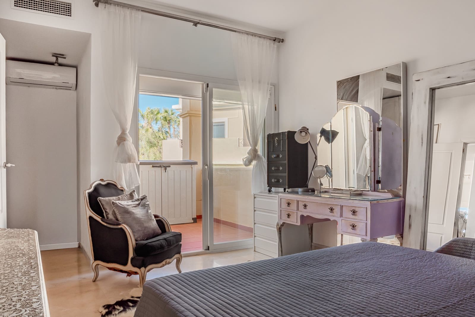 2 soverom Penthouse til salgs i Benahavis med svømmebasseng garasje - € 399 000 (Ref: 9747753)