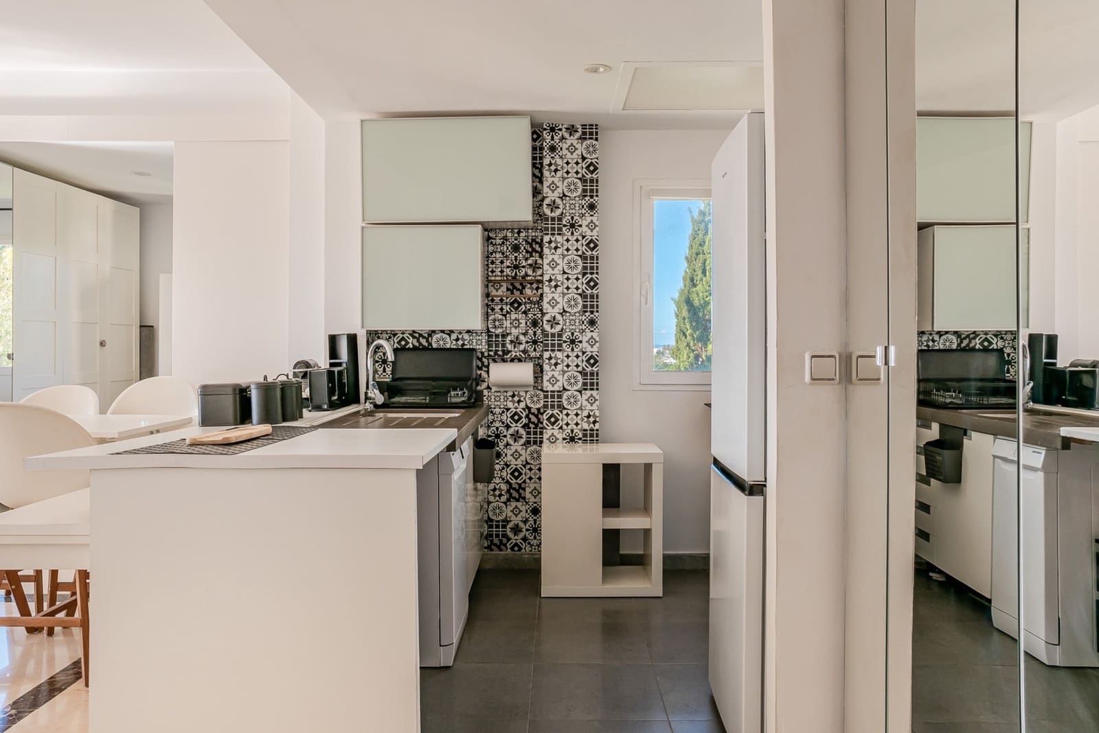 2 soverom Penthouse til salgs i Benahavis med svømmebasseng garasje - € 399 000 (Ref: 9747753)