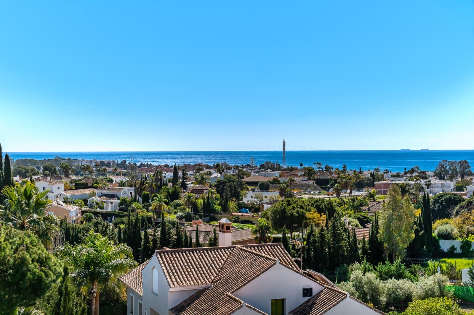 2 soverom Penthouse til salgs i Benahavis med svømmebasseng garasje - € 399 000 (Ref: 9747753)