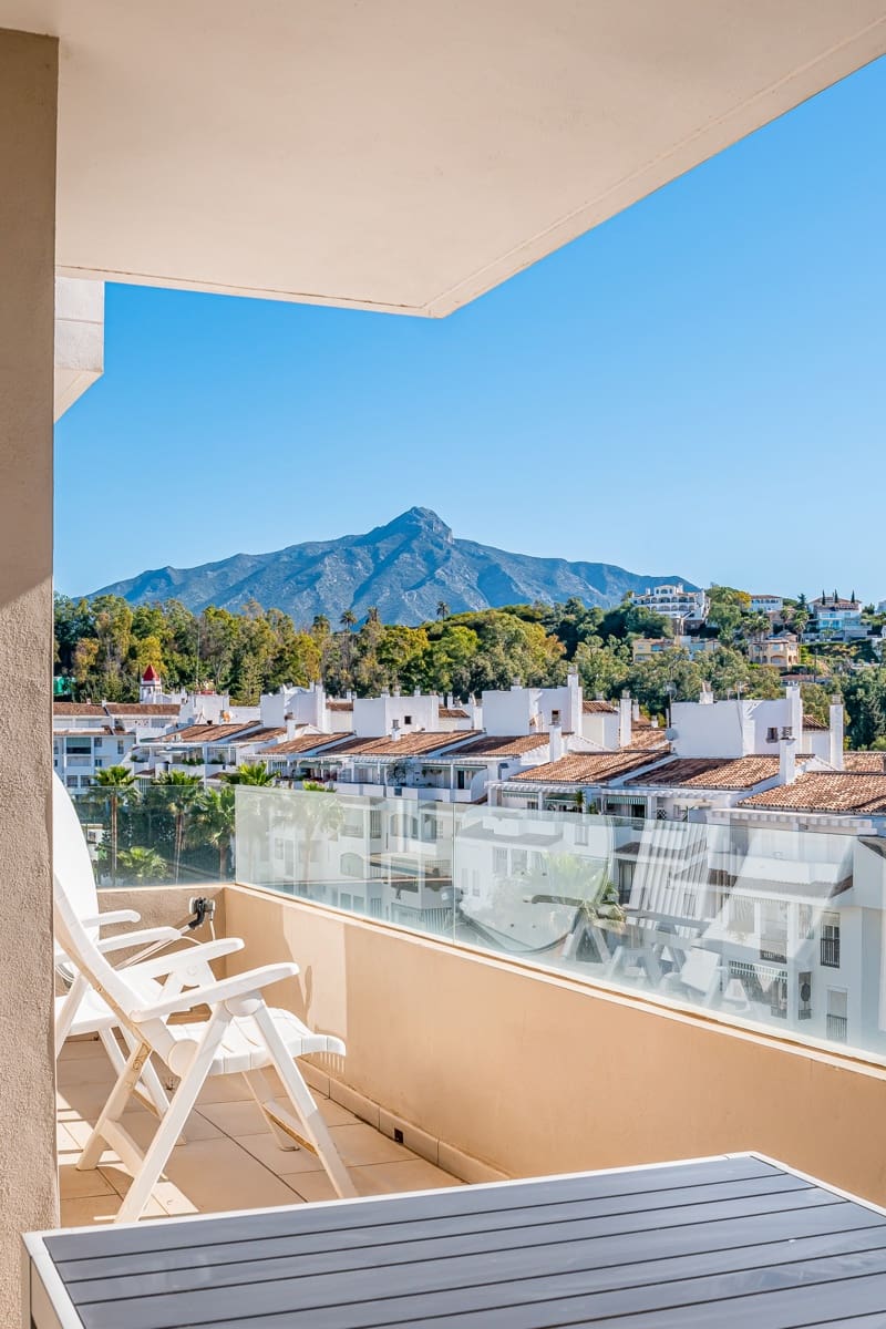 3 sypialnia Apartament na sprzedaż w Marbella z basenem garażem - 440 000 € (Ref: 9747755)