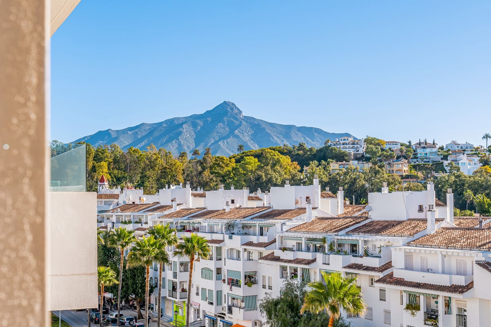 3 sypialnia Apartament na sprzedaż w Marbella z basenem garażem - 440 000 € (Ref: 9747755)