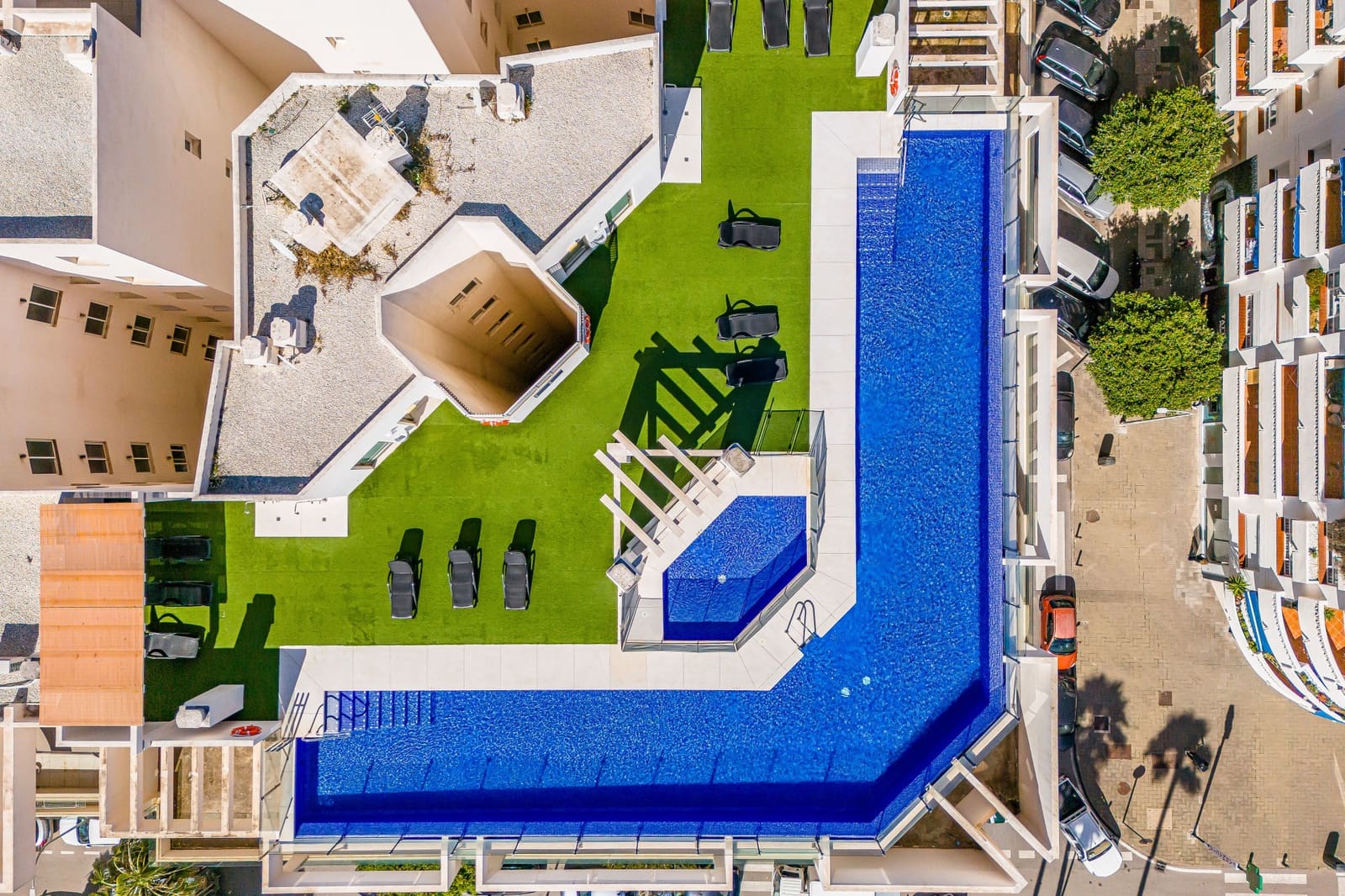 3 sypialnia Apartament na sprzedaż w Marbella z basenem garażem - 430 000 € (Ref: 9747755)