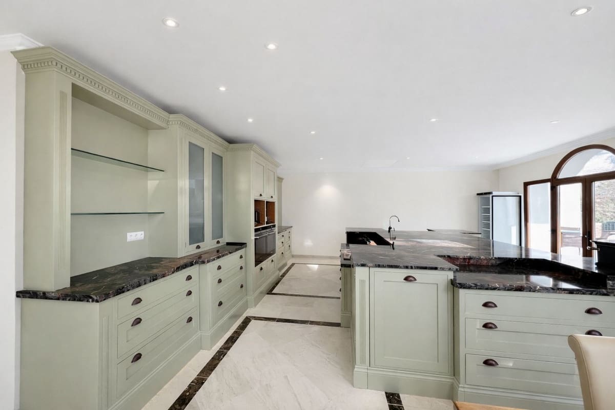 7 makuuhuone Huvila myytävänä paikassa Benahavis mukana uima-altaan 
autotalli - 3 495 000 € (Ref: 9751843)