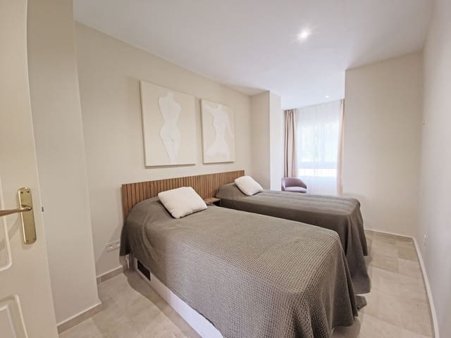 Apartamento de 2 habitaciones en Benahavís en venta - 649.000 € (Ref: 9751844)