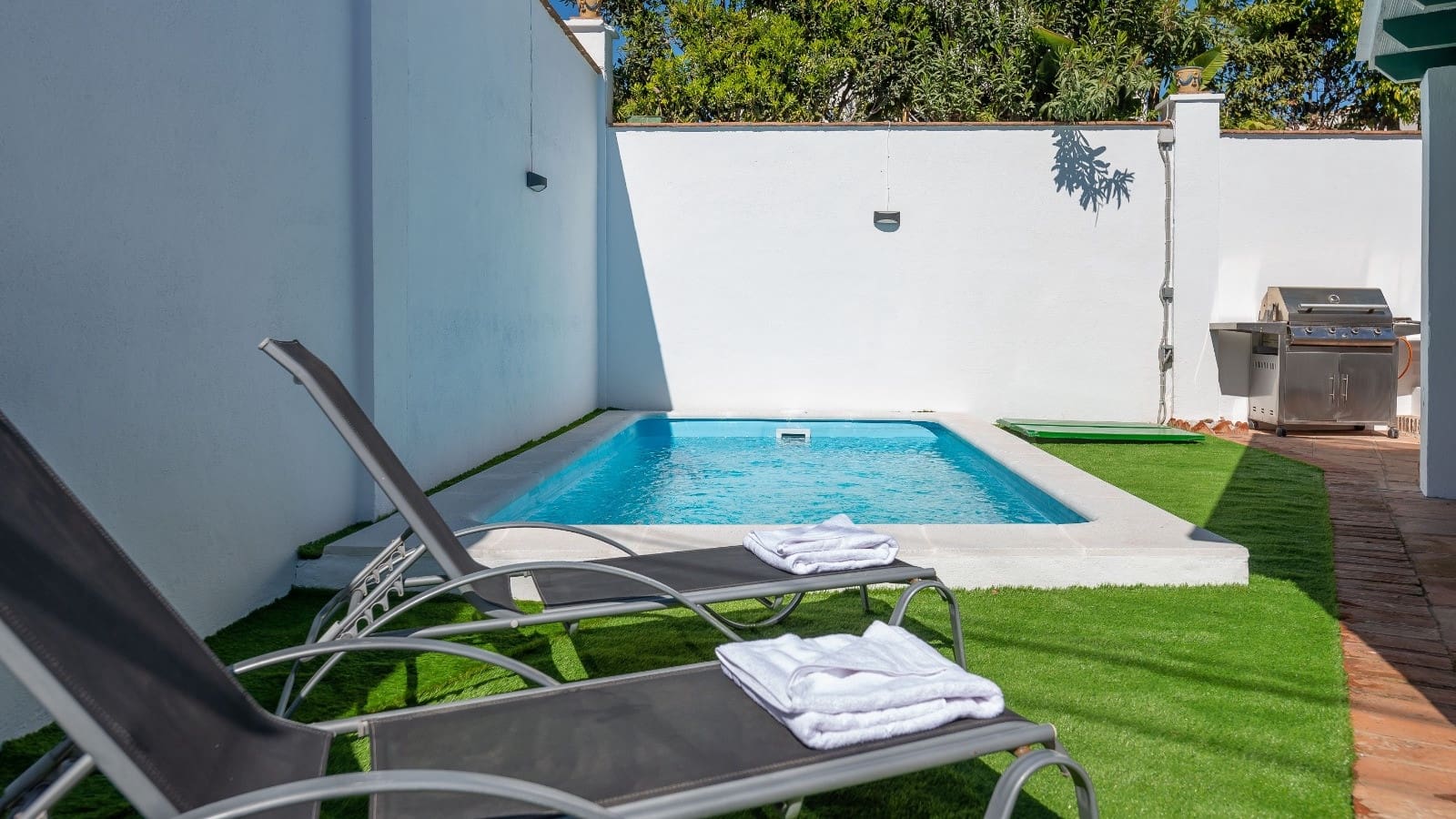 4 Zimmer Villa zu verkaufen in Nueva Andalucia mit Pool Garage - 1.300.000 € (Ref: 9751846)
