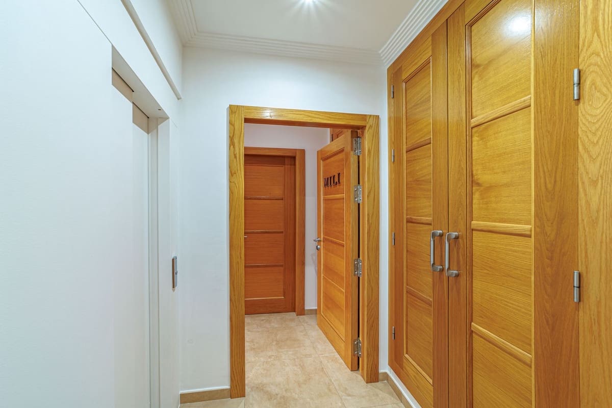 8 sypialnia Willa na sprzedaż w Marbella z basenem garażem - 3 200 000 € (Ref: 9751848)