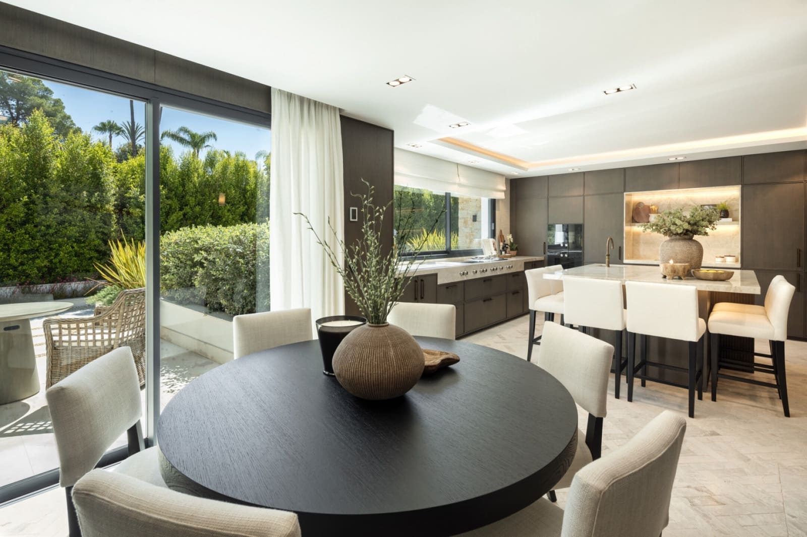7 sovrum Villa till salu i Nueva Andalucia med pool garage - 19 500 000 € (Ref: 9755510)
