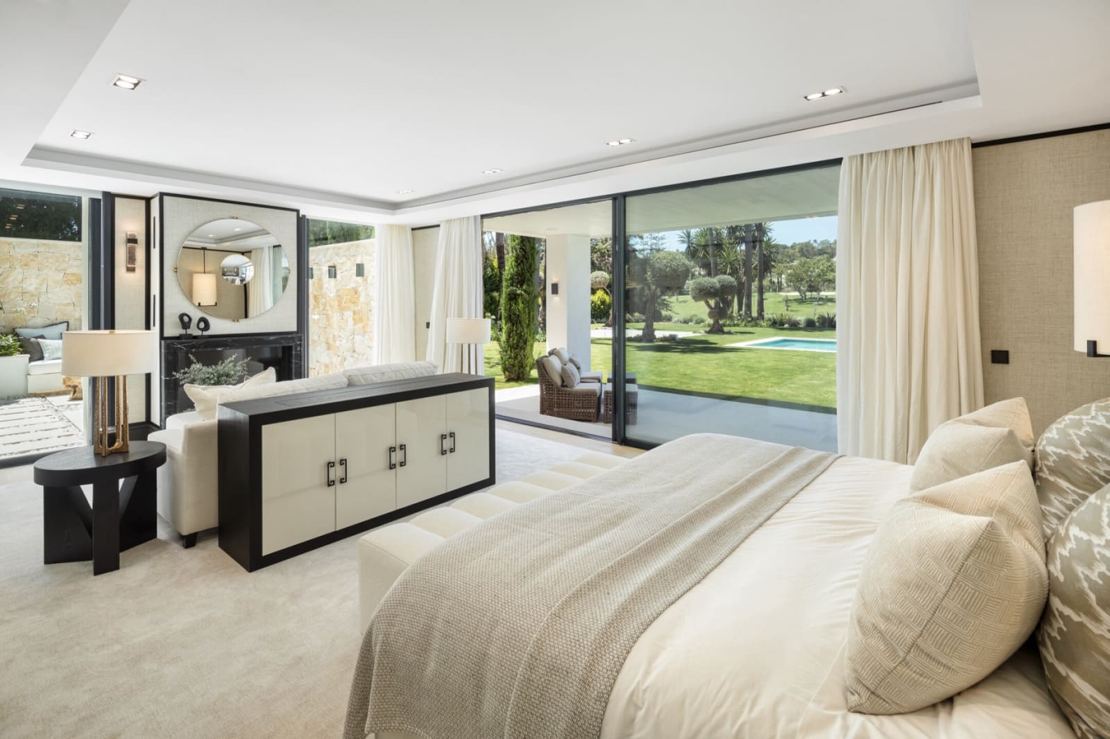 7 sovrum Villa till salu i Nueva Andalucia med pool garage - 19 500 000 € (Ref: 9755510)