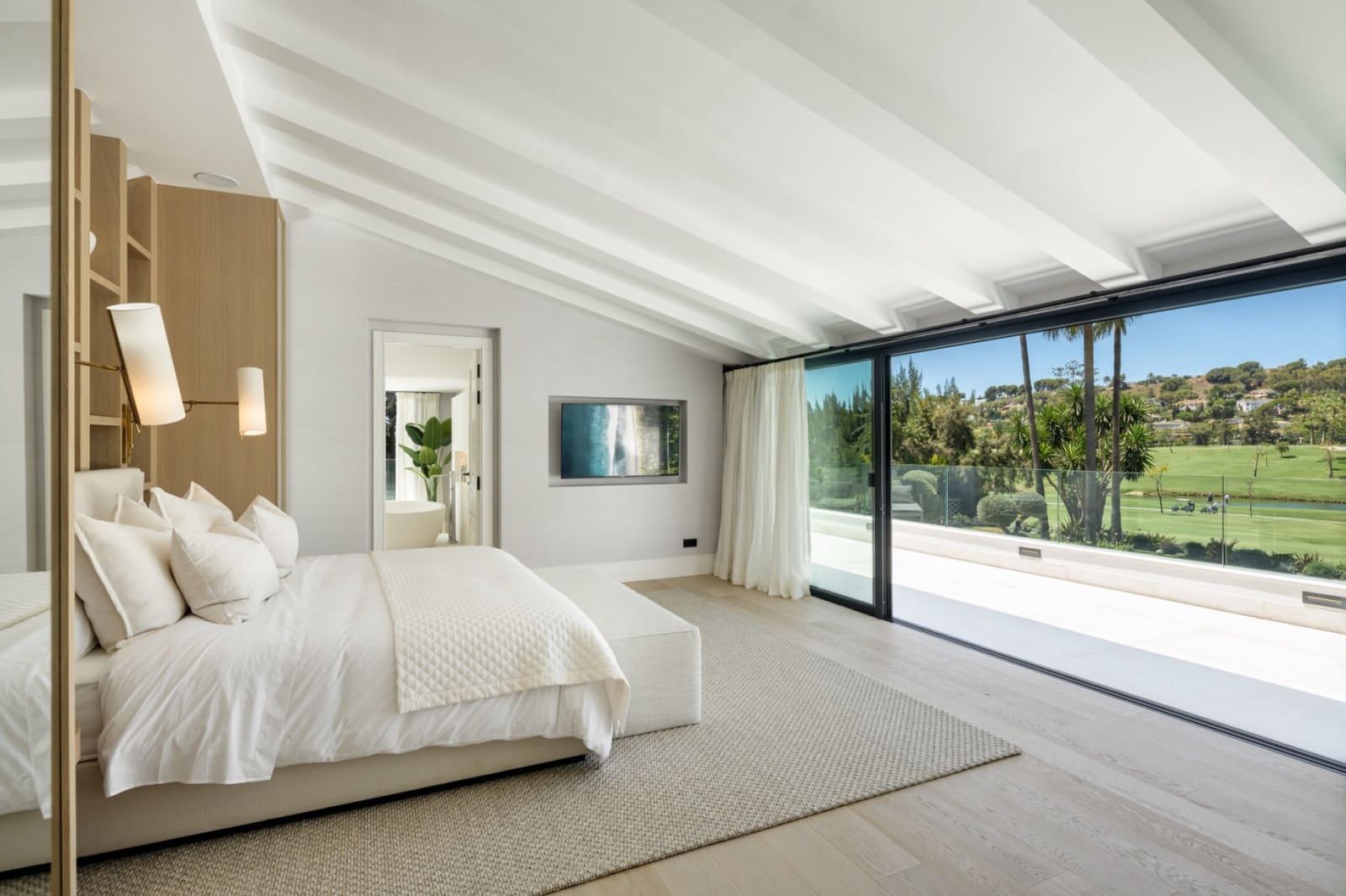 7 sovrum Villa till salu i Nueva Andalucia med pool garage - 19 500 000 € (Ref: 9755510)