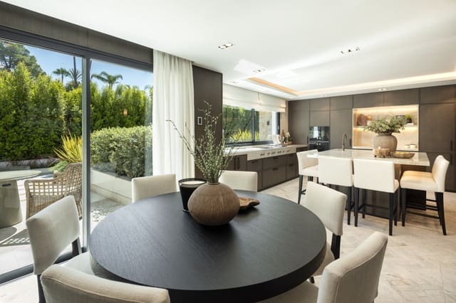 7 Zimmer Villa zu verkaufen in Nueva Andalucia, Marbella mit Pool Garage - 19.500.000 € (Ref: 9755510)