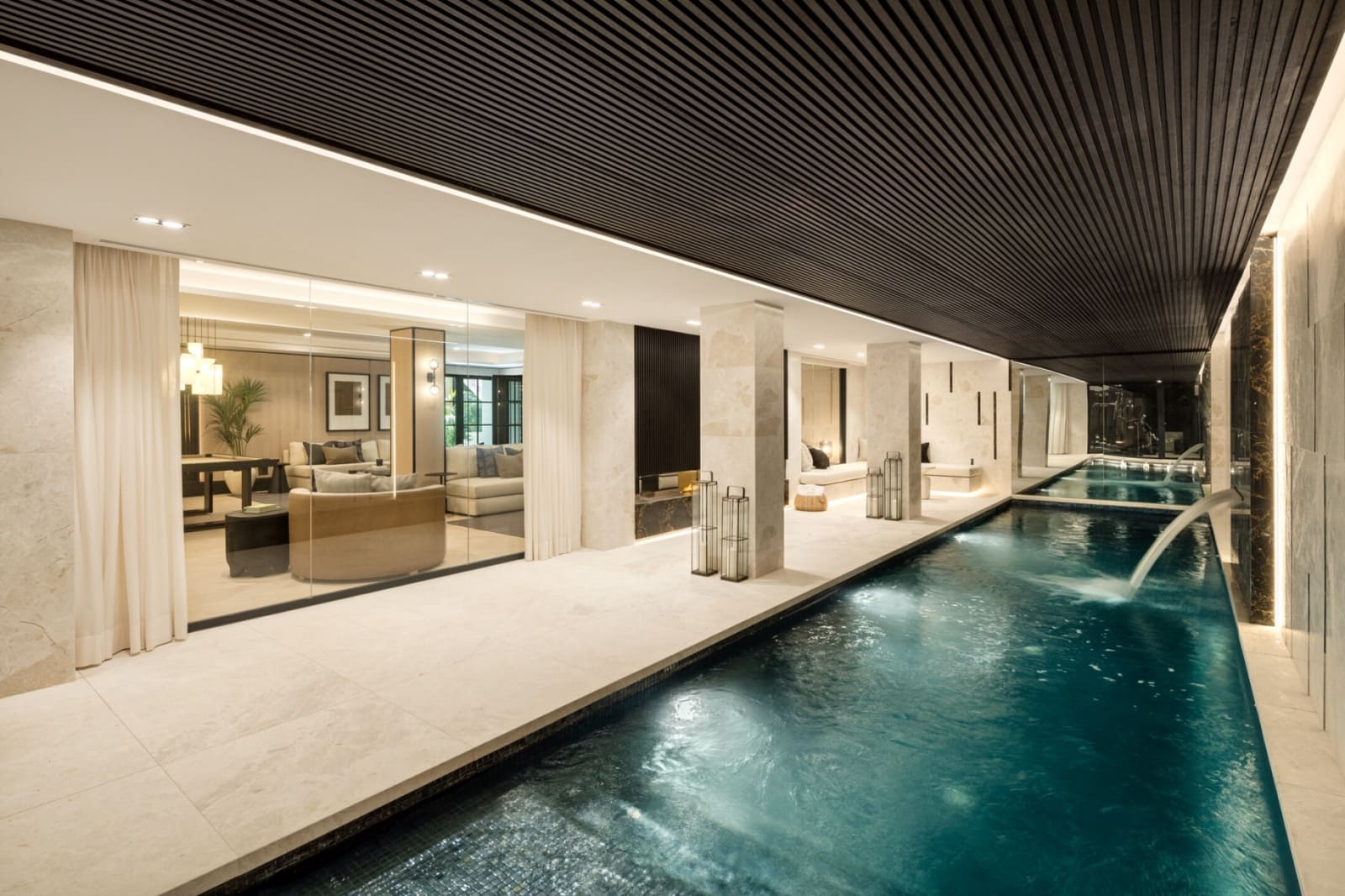7 sovrum Villa till salu i Nueva Andalucia med pool garage - 19 500 000 € (Ref: 9755510)
