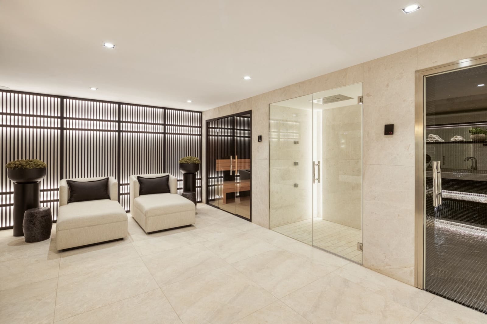 7 sovrum Villa till salu i Nueva Andalucia med pool garage - 19 500 000 € (Ref: 9755510)