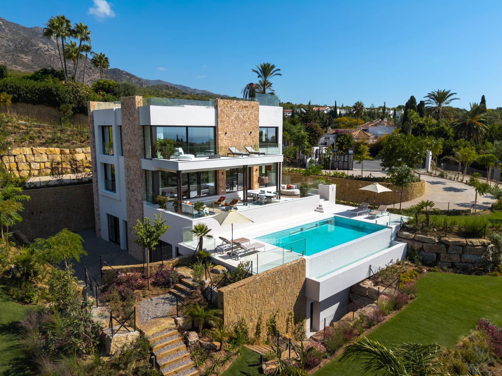 5 chambre Villa/Maison à vendre à Marbella avec piscine garage - 14 900 000 € (Ref: 9755511)
