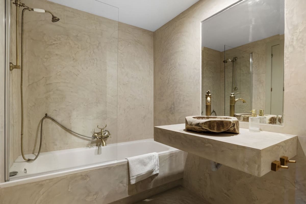 2 slaapkamer Appartement te koop in Nueva Andalucia met zwembad garage - € 545.000 (Ref: 9755512)