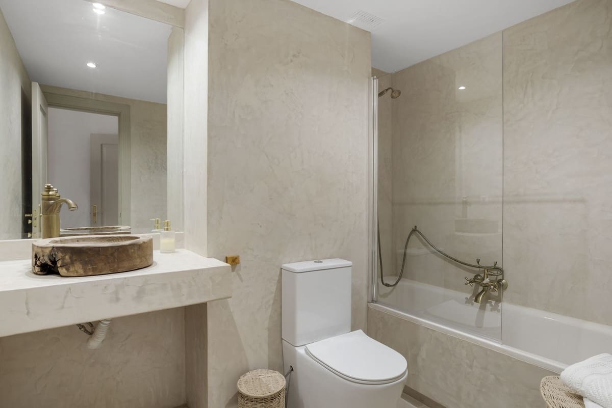 2 slaapkamer Appartement te koop in Nueva Andalucia met zwembad garage - € 545.000 (Ref: 9755512)