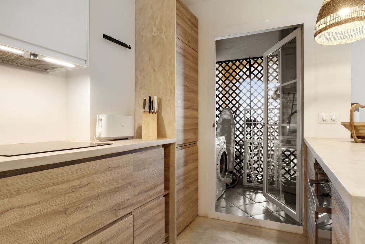 2 slaapkamer Appartement te koop in Nueva Andalucia met zwembad garage - € 545.000 (Ref: 9755512)