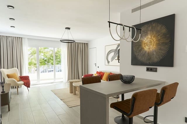 2 sypialnia Apartament na sprzedaż w Nueva Andalucía Centro, Marbella z basenem garażem - 485 000 € (Ref: 9755513)