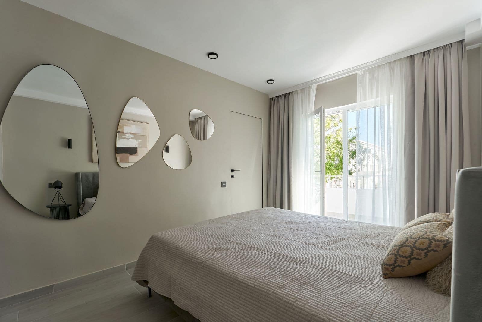 2 sypialnia Apartament na sprzedaż w Nueva Andalucia z basenem garażem - 450 000 € (Ref: 9755513)