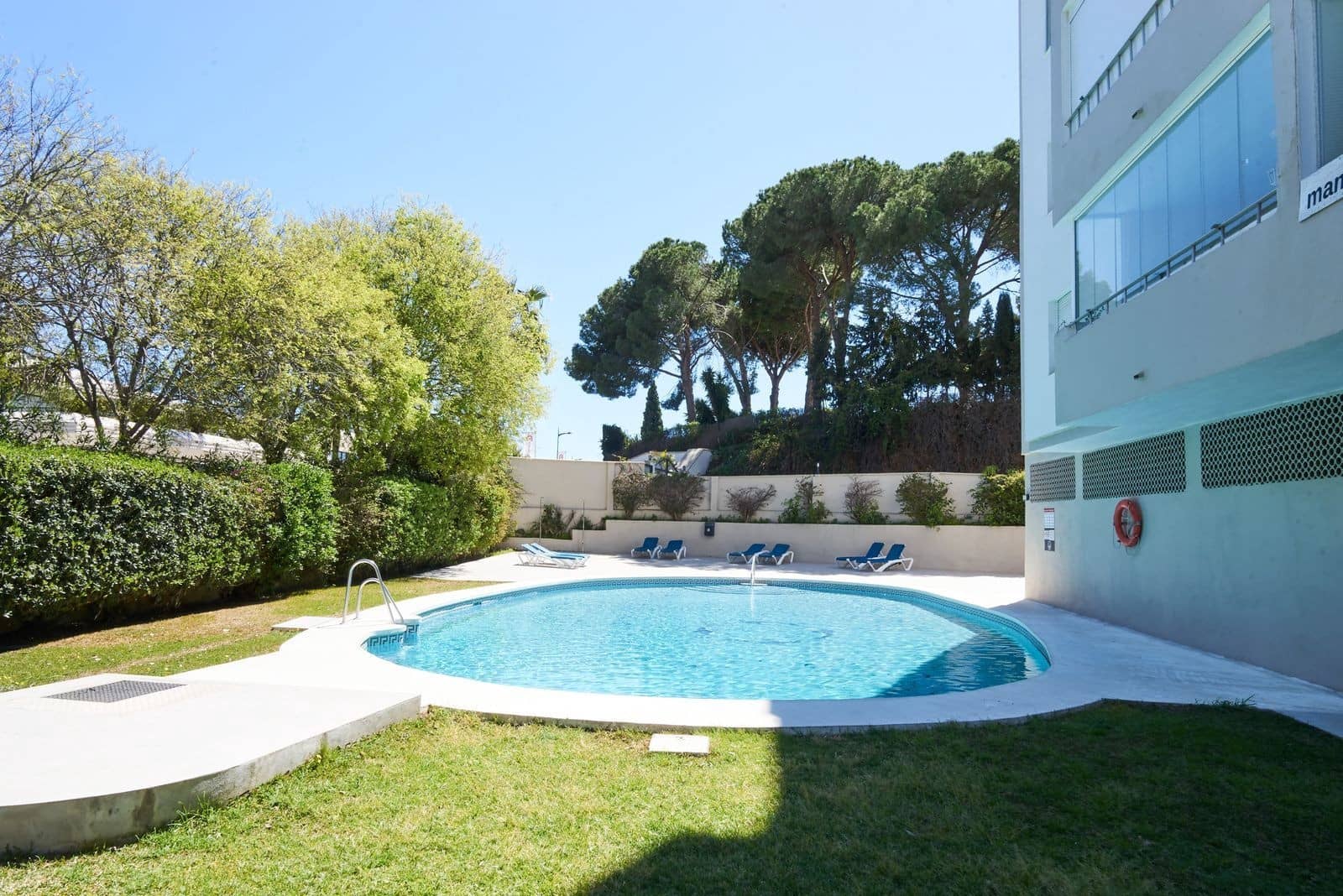 2 sypialnia Apartament na sprzedaż w Nueva Andalucia z basenem garażem - 450 000 € (Ref: 9755513)
