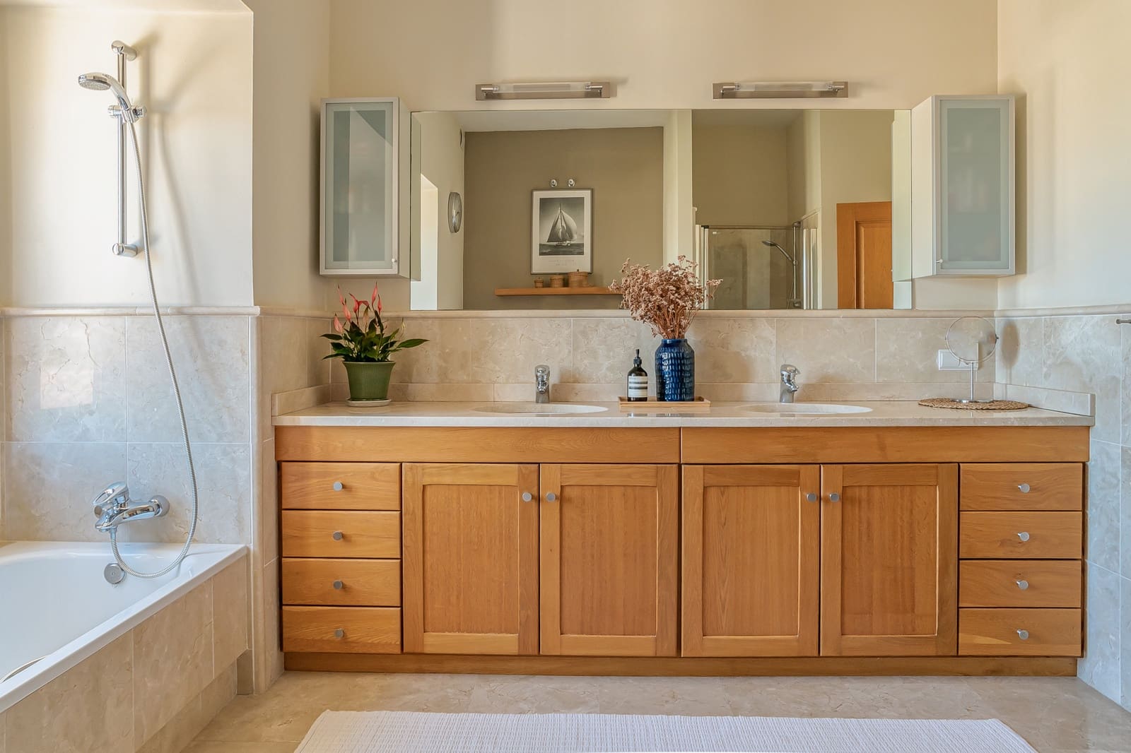 4 bedroom Villa for sale in Benahavis with pool garage - € 2,350,000 (Ref: 9758770)