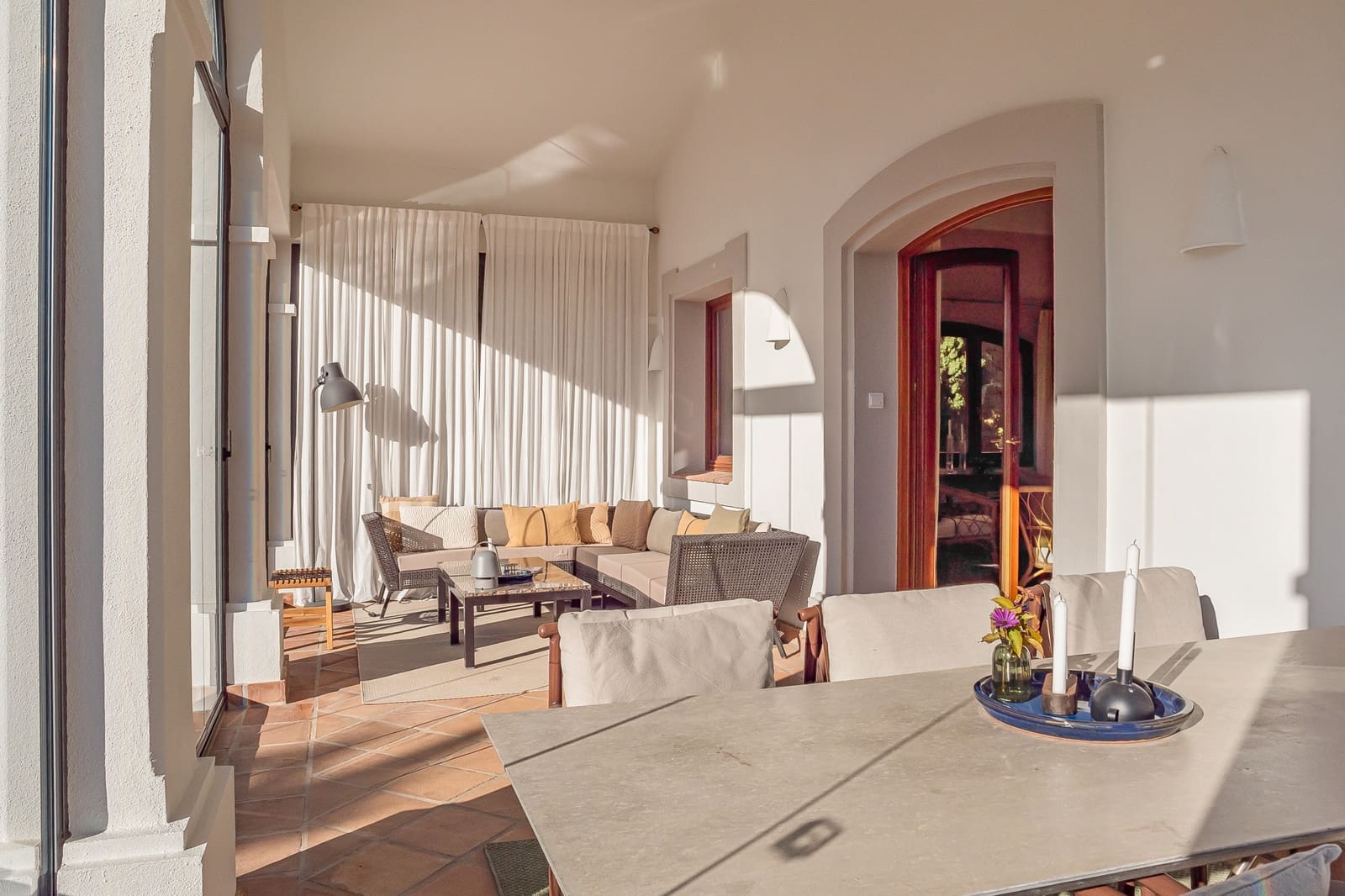 4 bedroom Villa for sale in Benahavis with pool garage - € 2,350,000 (Ref: 9758770)