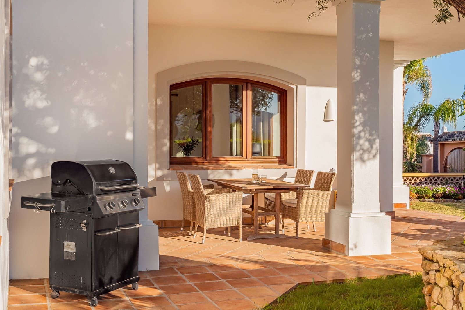 4 bedroom Villa for sale in Benahavis with pool garage - € 2,350,000 (Ref: 9758770)