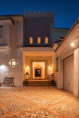4 chambre Villa/Maison à vendre à Los Arqueros - Puerto del Almendro, Benahavís avec piscine garage - 2 350 000 € (Ref: 9758770)