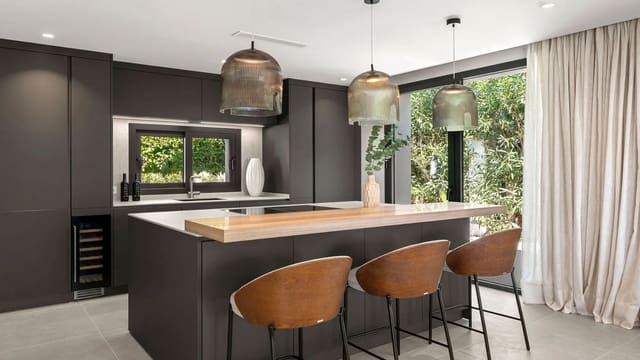 5 slaapkamer Villa te koop in Marbella - € 4.395.000 (Ref: 9761834)