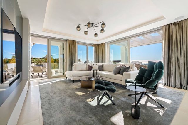 3 slaapkamer Penthouse te koop in Nueva Andalucia, Marbella met zwembad garage - € 3.150.000 (Ref: 9761835)