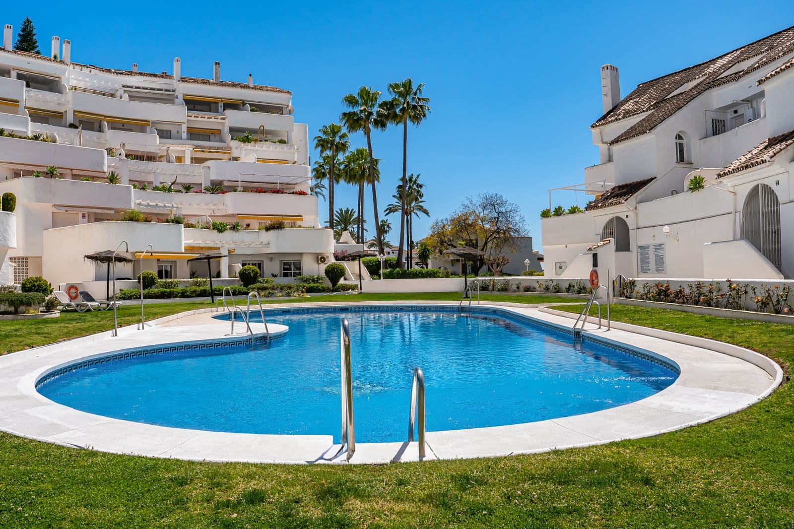 3 soverom Penthouse til salgs i Marbella med svømmebasseng garasje - € 795 000 (Ref: 9780417)