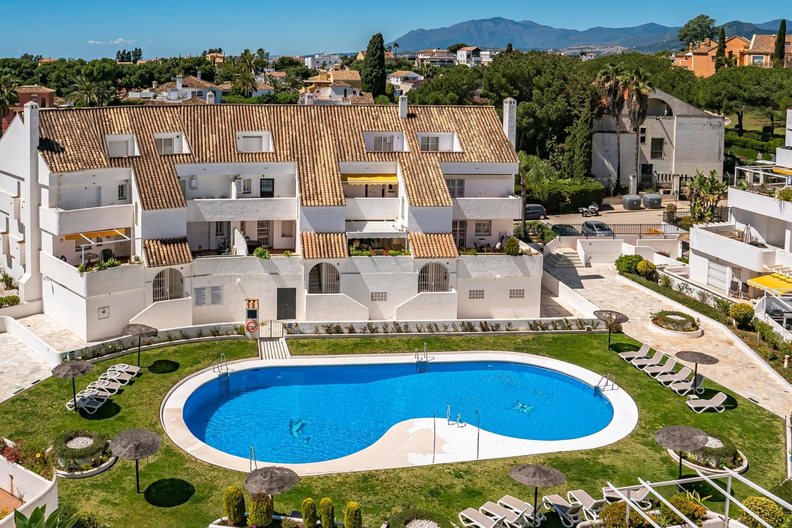 3 soverom Penthouse til salgs i Marbella med svømmebasseng garasje - € 795 000 (Ref: 9780417)