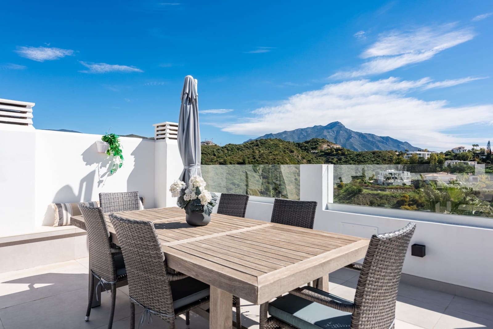 2 sovrum Takvåning till salu i La Quinta med pool - 769 000 € (Ref: 9780419)