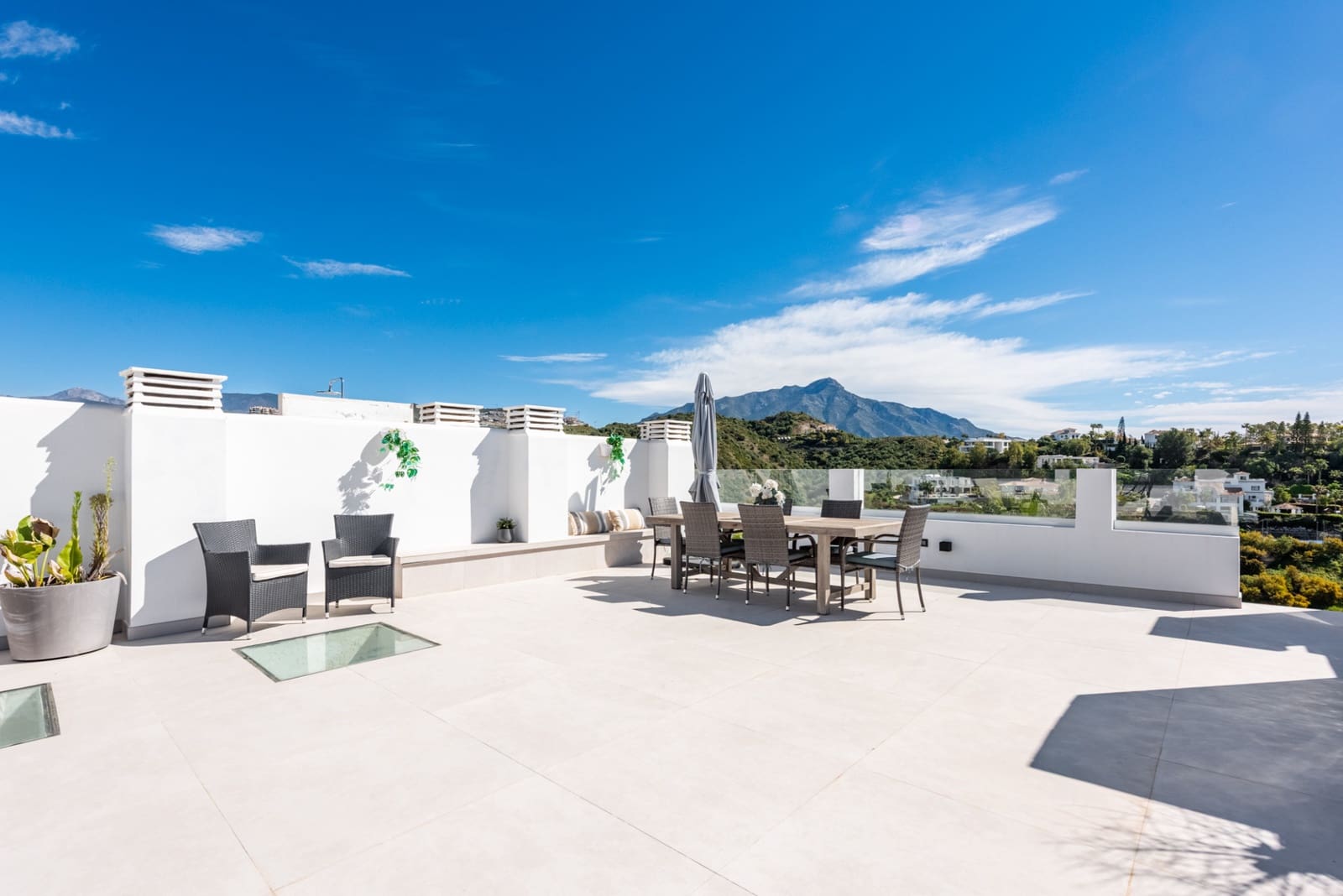 2 sovrum Takvåning till salu i La Quinta med pool - 739 000 € (Ref: 9780419)
