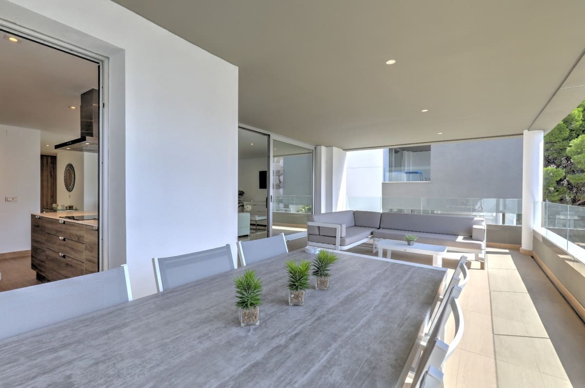 3 soverom Penthouse til salgs i Nueva Andalucia med svømmebasseng garasje - € 1 180 000 (Ref: 9780420)