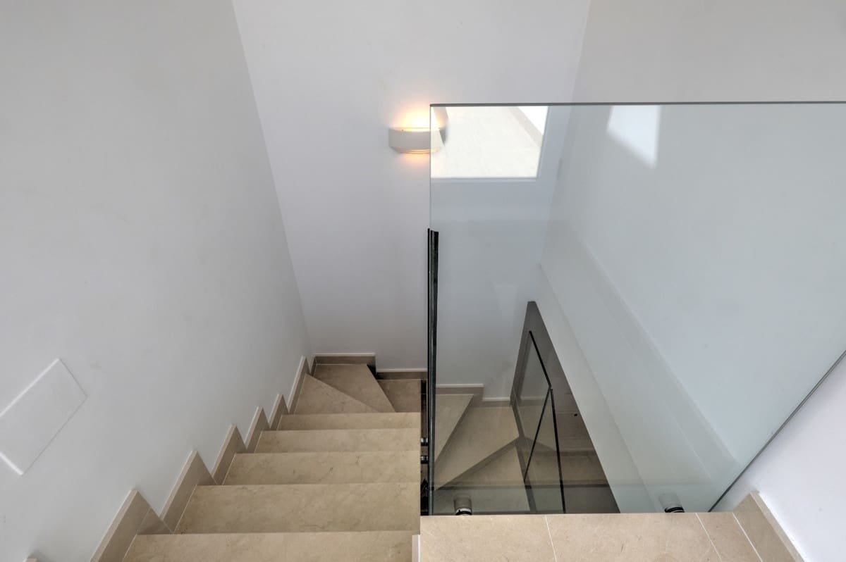 3 soverom Penthouse til salgs i Nueva Andalucia med svømmebasseng garasje - € 1 180 000 (Ref: 9780420)