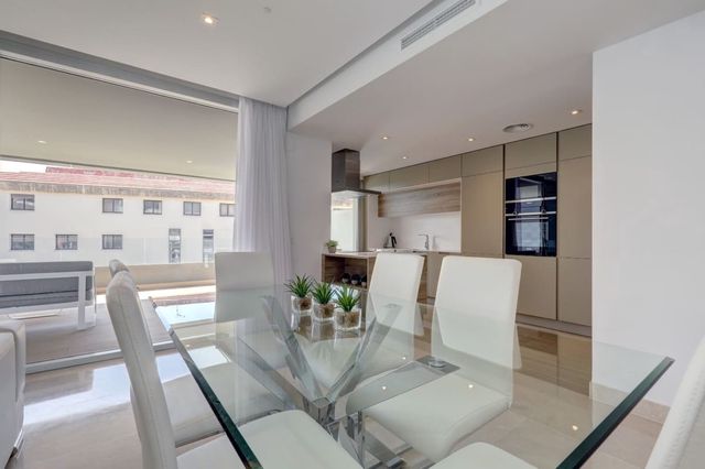 Ático de 3 habitaciones en Nueva Andalucia, Marbella en venta con piscina garaje - 1.180.000 € (Ref: 9780420)